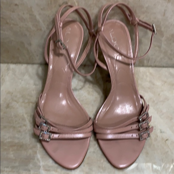 Shoe - Picture 6 of 8